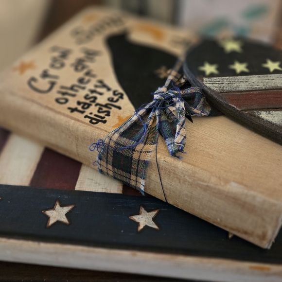 Vintage 7 piece Set Country & Folk Art Decor With Hand Painted - Picture 4 of 4